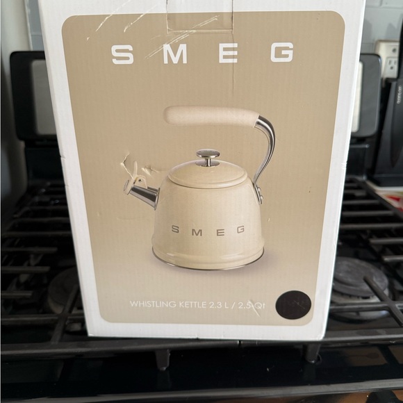 Smeg Other - Black Whistling Kettle 2.3L